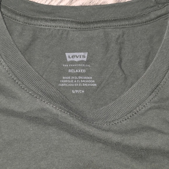 Green Levi's Relaxed Fit Graphic Tee -Size Small - Picture 3 of 4